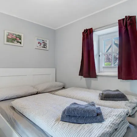 Reetferienhaus Luett Daire Schaprode